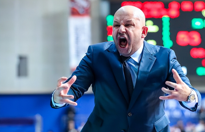 包含里昂迎荷甲关键赛赛后法兰克福调整名单以备CBA季后赛，现场解说直呼：赛后上海久事官宣签约的词条金年会首页