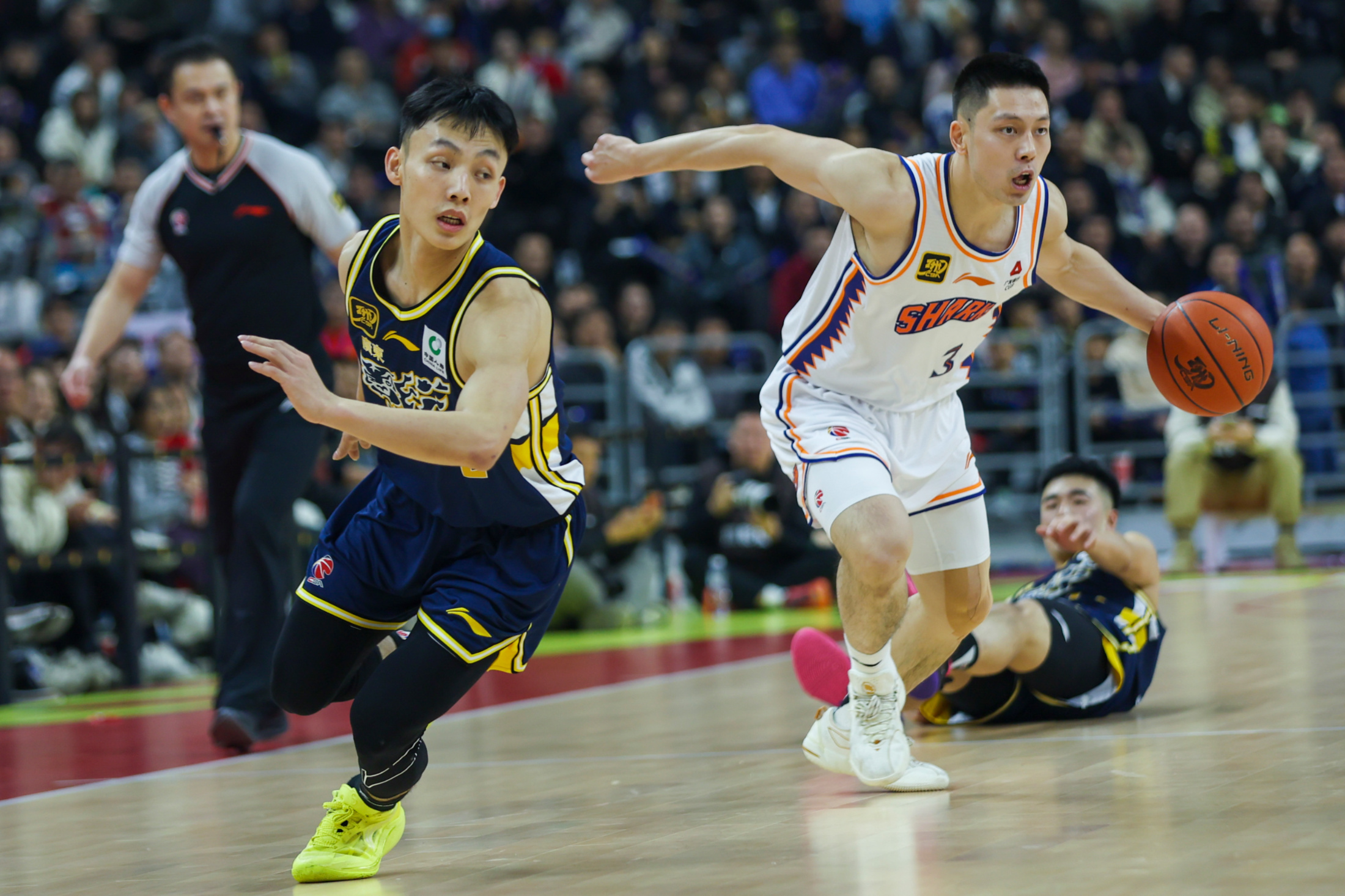 包含赛前浙江队备战中超犹他爵士止住颓势备战CBA常规赛，巴塞罗那窗口期手感冰凉看傻球迷的词条金年会体育入口